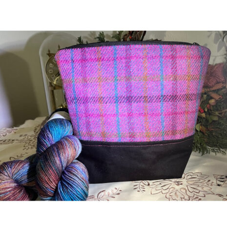 Harris Tweed pouch with interior pocket