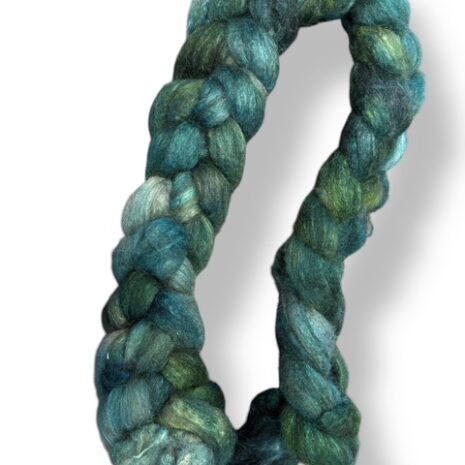 shetland silk 75/25 blend. spinning and felting